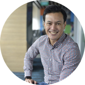 Lorenzo Tañedo (Director for Small Medium & Corporate Business of Microsoft Philippines)