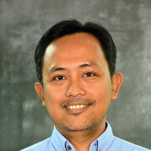 Dr. Fernando Paragas (Department of Communication Research Professor at University of the Philippines Diliman)